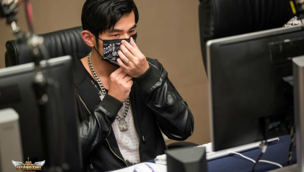 周杰伦LOL首秀引热议 电竞天王跨界操作惊艳全场